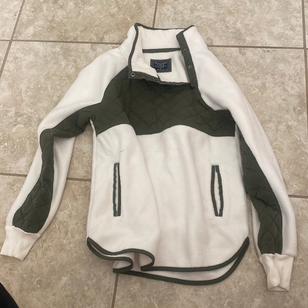 Abercrombie & Fitch White and Green Quilted Pullover